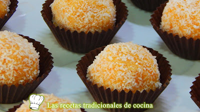 Receta fácil de bolitas de coco y zanahorias