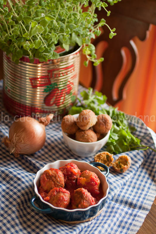 polpette di san giuseppe e la tradizionale tavola di san giuseppe di riccia per l'italia nel piatto