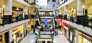 LVOG_53744015_The_Montreal_Eaton_Center_