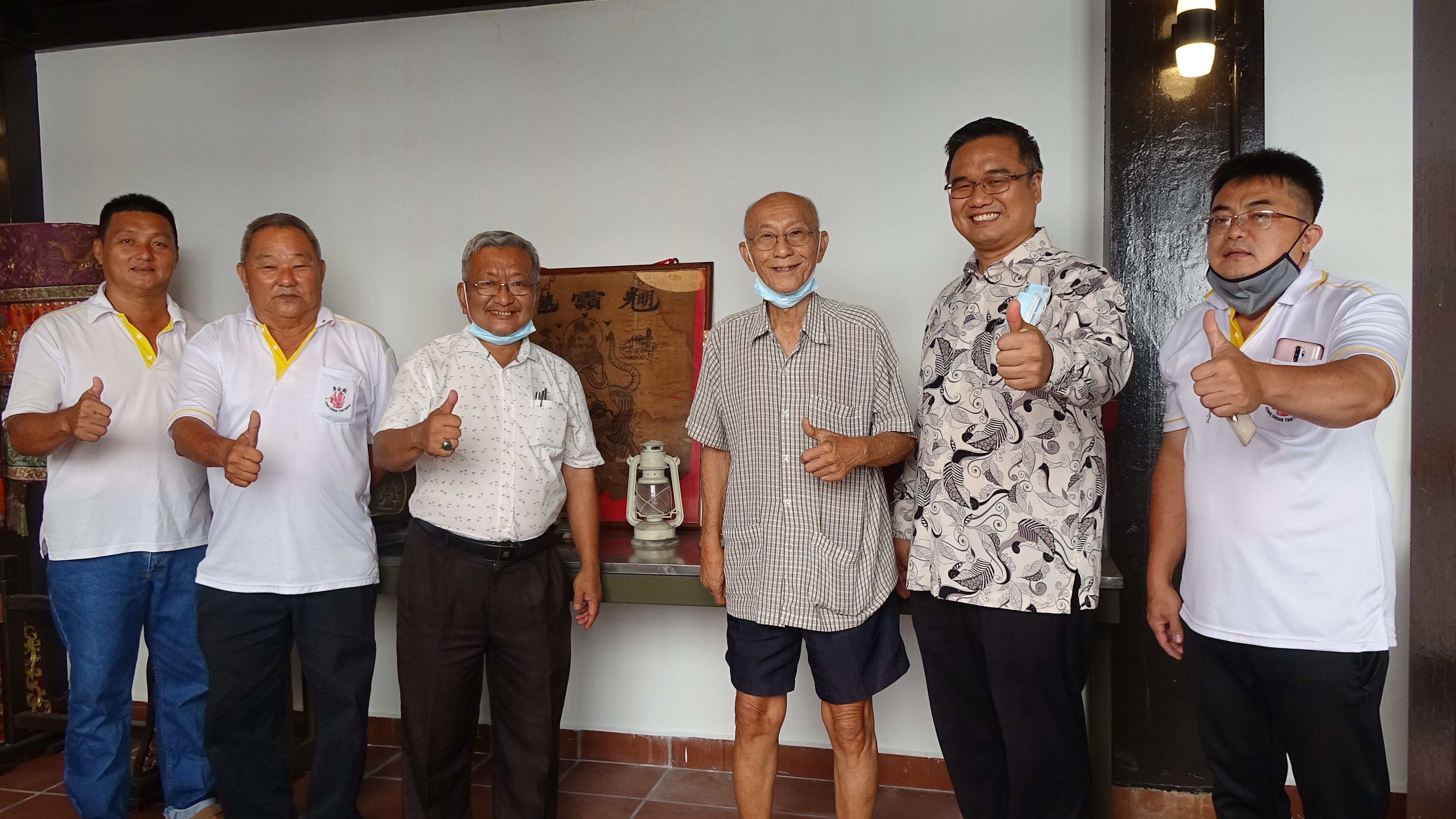 Former Malacca High School teacher meet his pupil in Wangkang museum