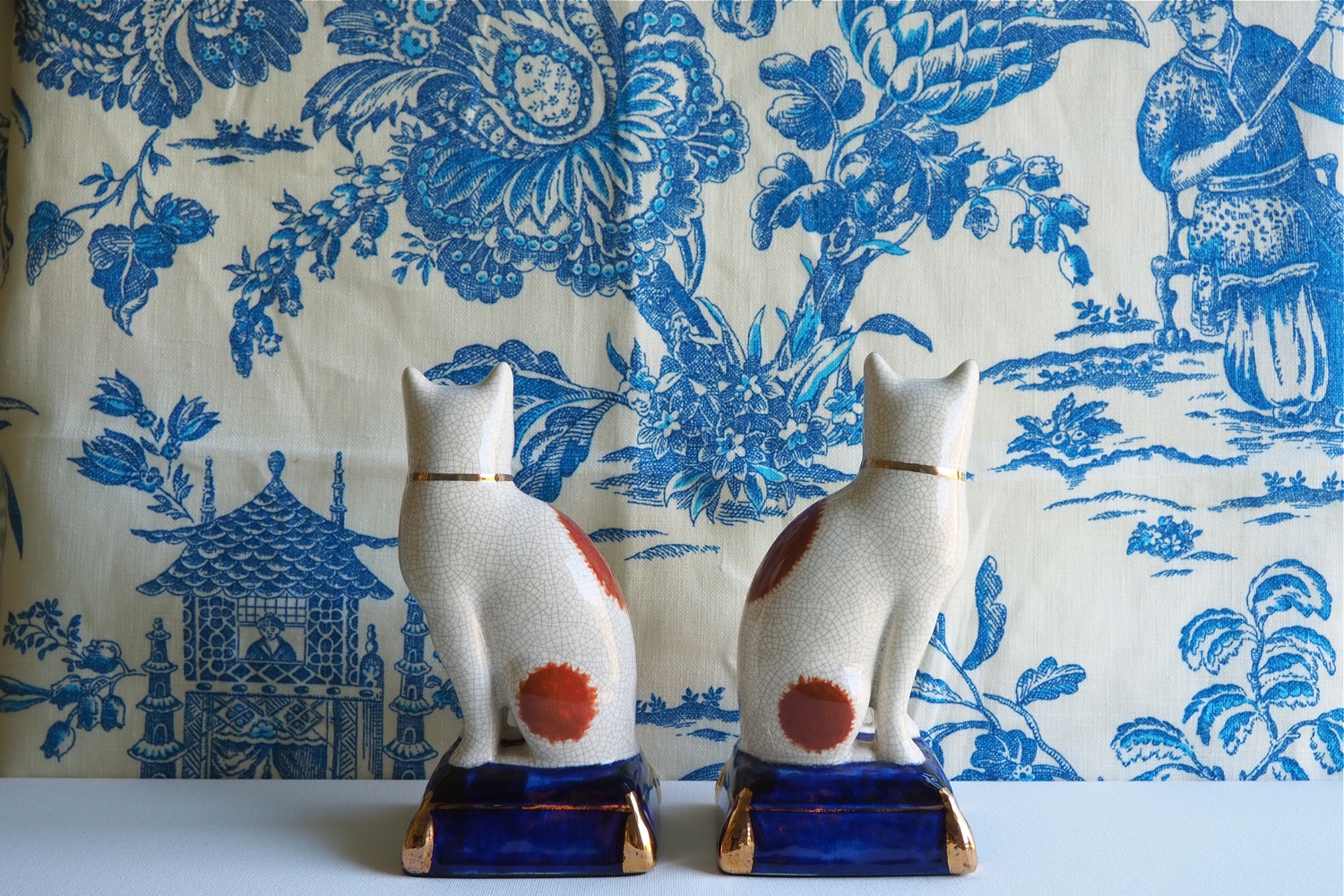 flatten the curve, flatten the coronavirus curve, flatten the COVID-19 curve, flatten the coronavirus COVID-19 curve, coronavirus pandemic 2020, Vintage Finds Fitz and Floyd Mantle Cats, Vintage Fitz & Floyd Japanese Ceramic Mantle Cats, Chinoiserie mantle cats, blue and white mantle cats, vintage chinoiserie blue and white mantle cats, 