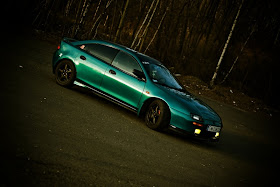 Mazda 323F BA, usportowiony sedan, japoński samochód, Lantis, zielony kolor, green
