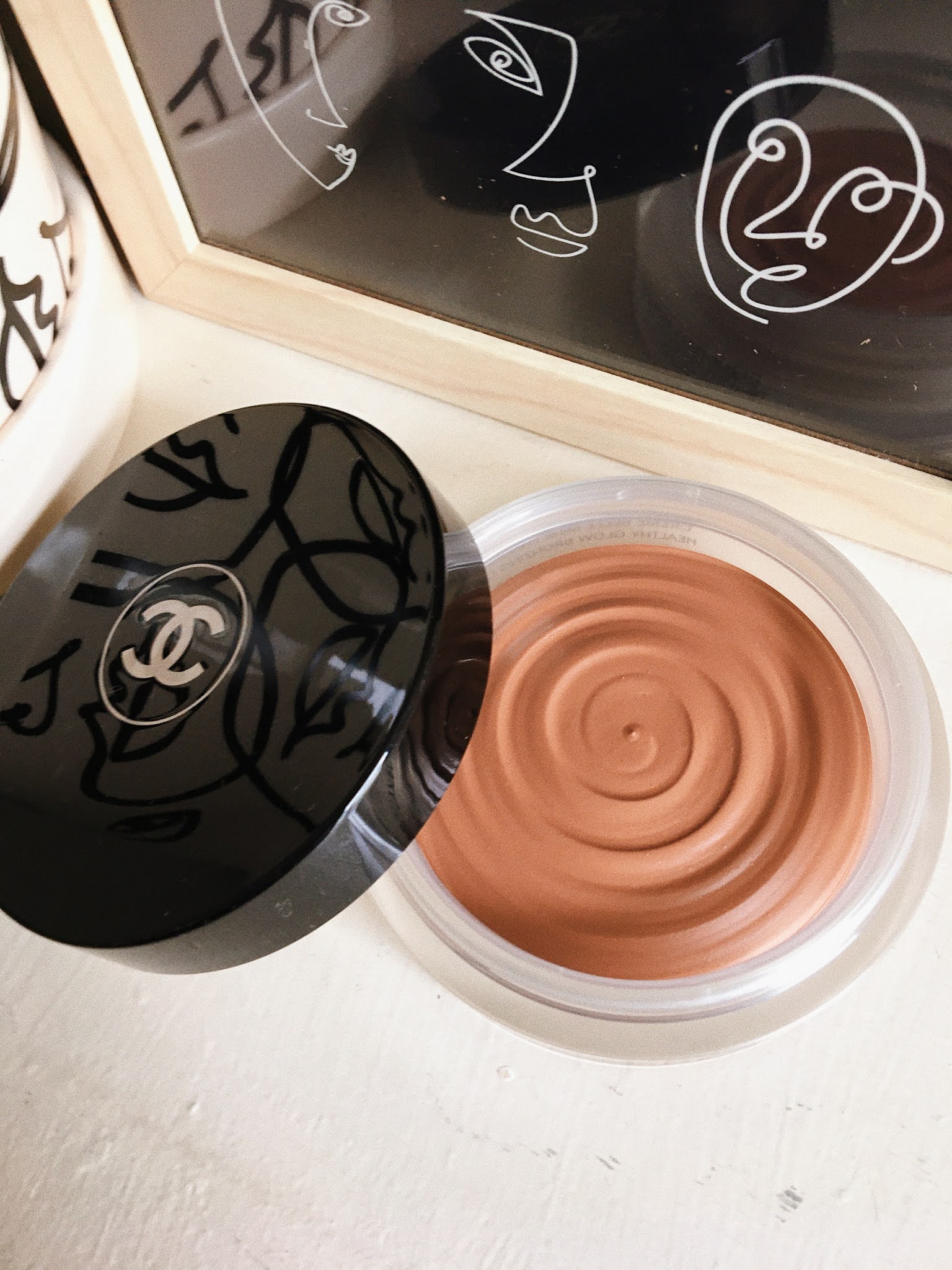 Reviewed: Chanel Les Beiges Healthy Glow Bronzing Cream