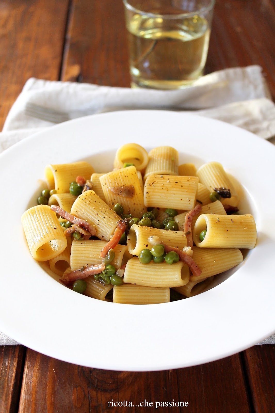 in cucina non si spreca nulla! mezze maniche con funghi e speck