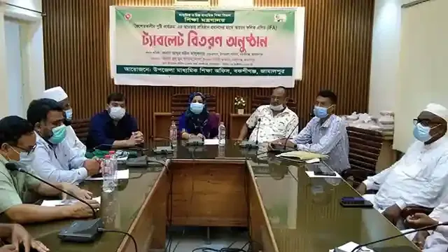 বকশীগঞ্জে আয়রন ফলিক এসিড ট্যাবলেট বিতরণ