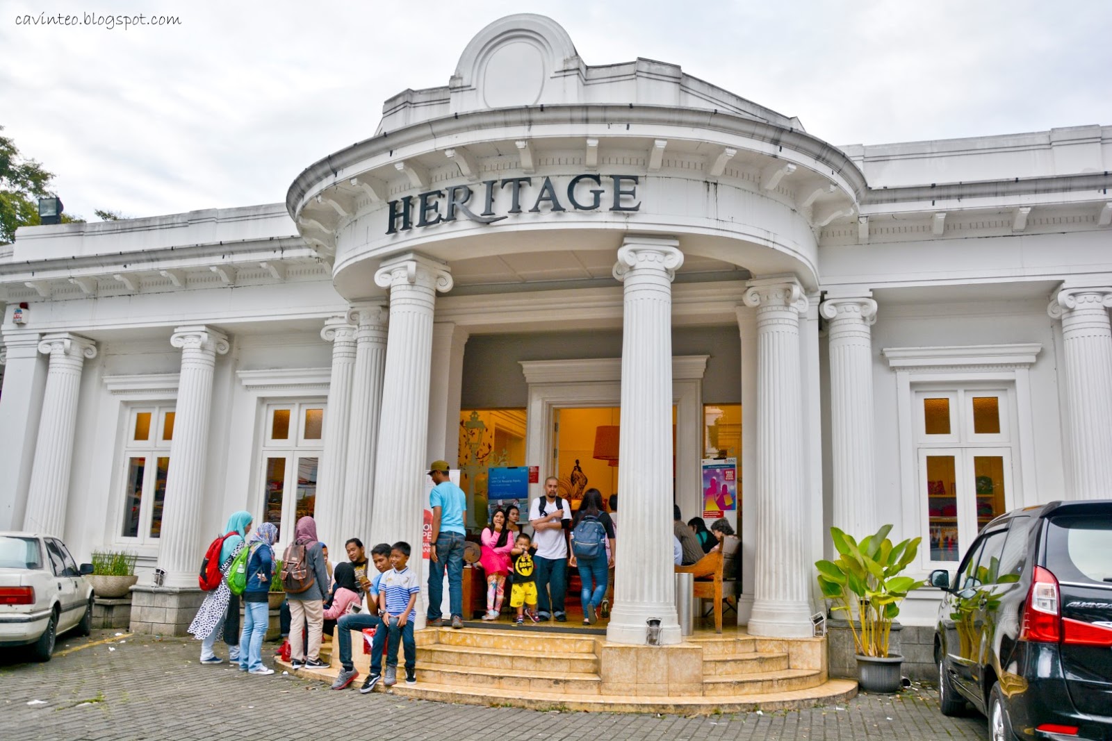 Entree Kibbles Branded Factory Outlet Shopping Rumah Mode
