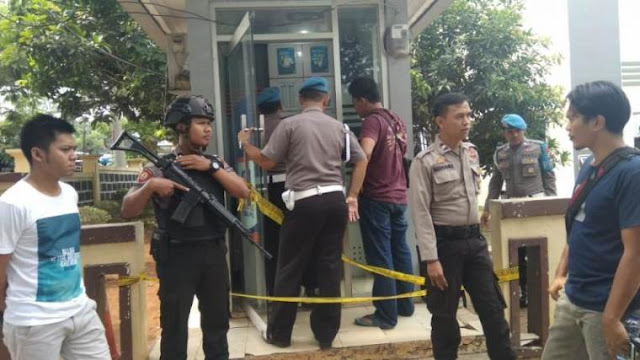 ATM BRI di Mapolres Lebak Dirusak, Pelakunya Diduga Anggota Polisi ATM BRI di Mapolres Lebak Dirusak, Pelakunya Diduga Anggota Polisi