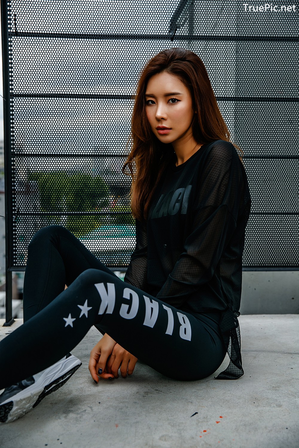 Image-Korean-Fashion-Model-Park-Da-Hyun-Celebrity-Black-Indoor-and-Outdoor-Fitness-Set-TruePic.net- Picture-25