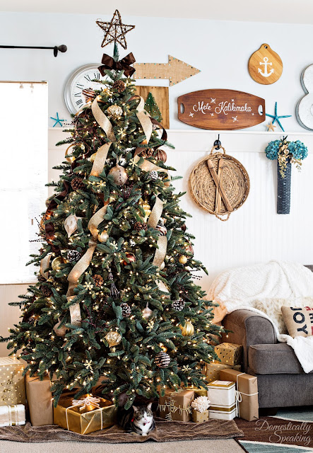 Decorating for Christmas - The Rustic Lover