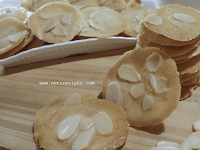 Kue Kering Crispy Almond Homemade