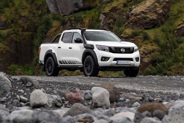 Nissan Navara OFF-ROADER AT32  Preview-928x522