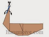 Bước 9: Dùng kéo cắt giữa cạnh giấy thành hai phần và gấp hai cạnh giấy xuống Bước 9: Dùng kéo cắt giữa cạnh giấy thành hai phần và gấp hai cạnh giấy xuống