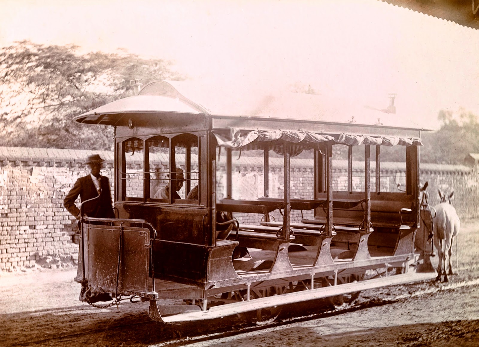 TRAMS OF KINGSTON, JAMAICA Jamaica street Car Co. 1876 1897