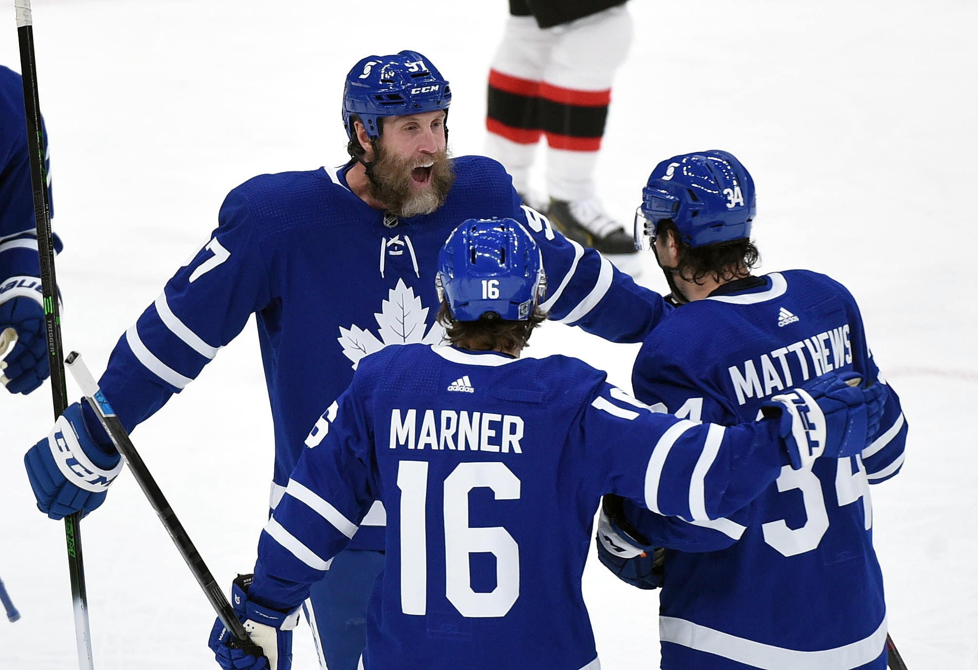Leafs' Matthews, Marner say heartfelt goodbyes to 'dad' Marleau