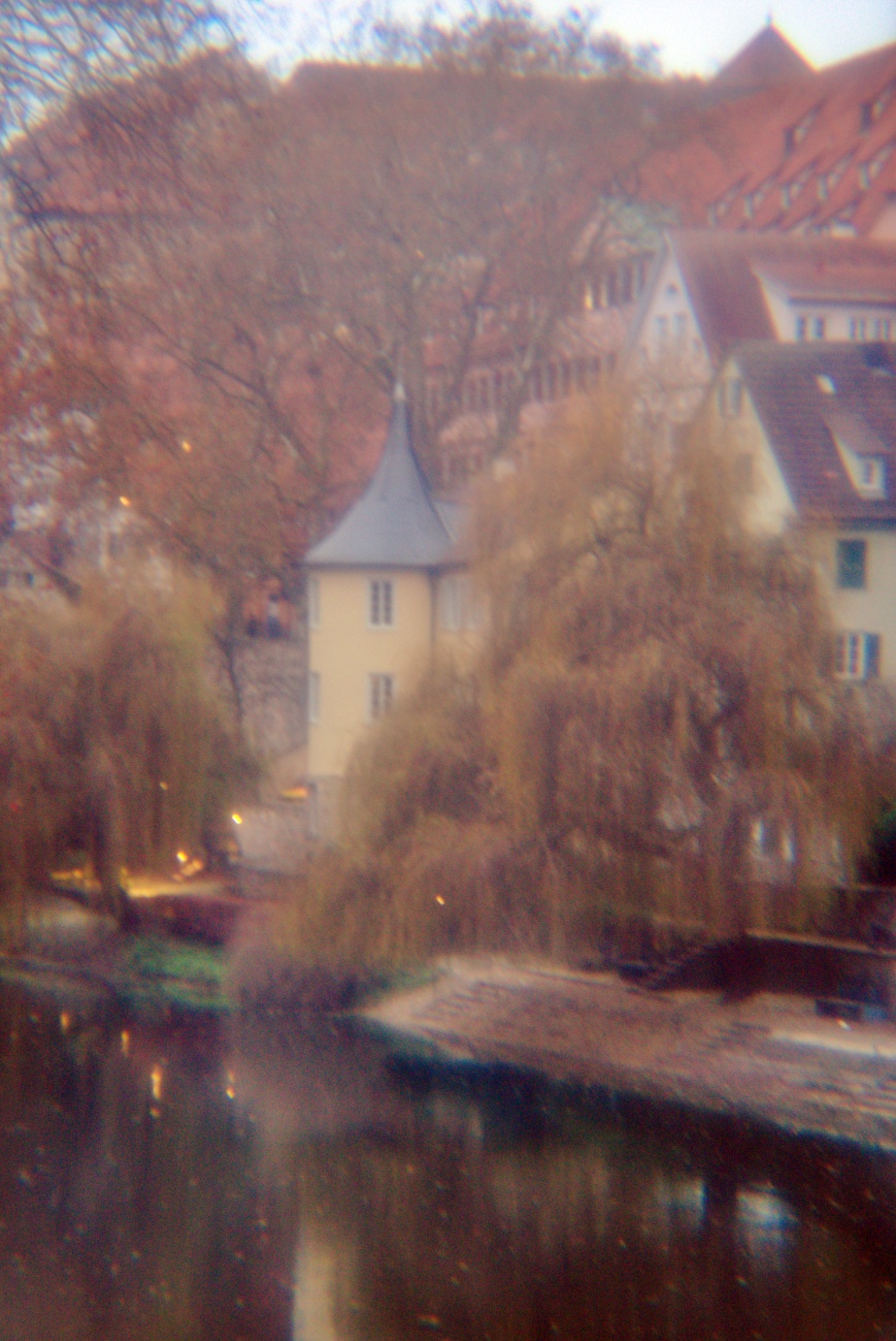 Aus Eins mach Zwei – Mit einem Objektivvorderteil in Tübingen #3 — Der Hölderlinturm hoch und quer