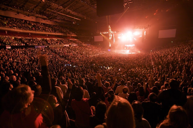 hillsong pastor picture hillsong pastor picture