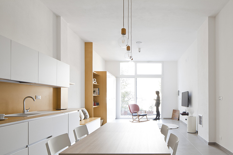 Marzua: Paneles de fibrocemento que definen el espacio por Perotta