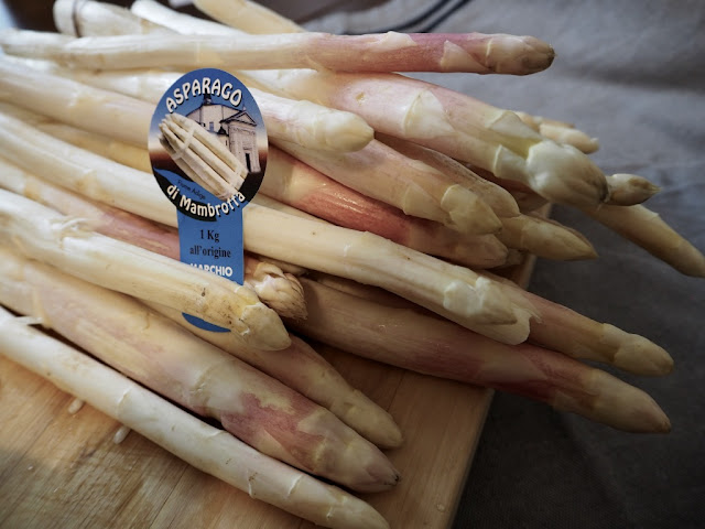 Italské risotto (rizoto) s bílým chřestem  Italské risotto (rizoto) s bílým chřestem