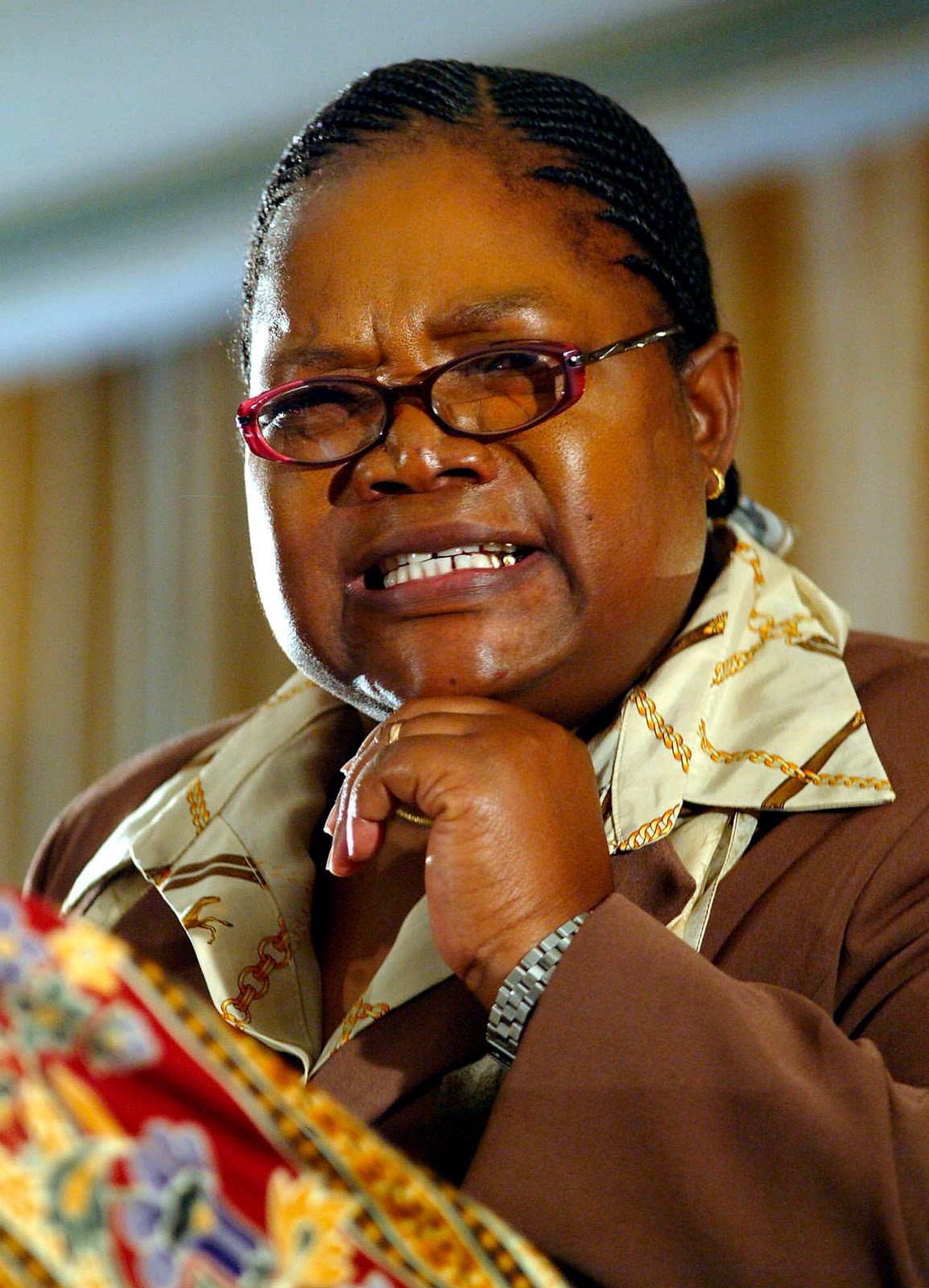 NewsdzeZimbabwe MUJURU FUMES AS EXECUTOR SELLS MATRIMONIAL HOME
