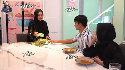 ria ricis mengajak sahabatnya makan mie lemonilo yang sehat dan bebas pengawet