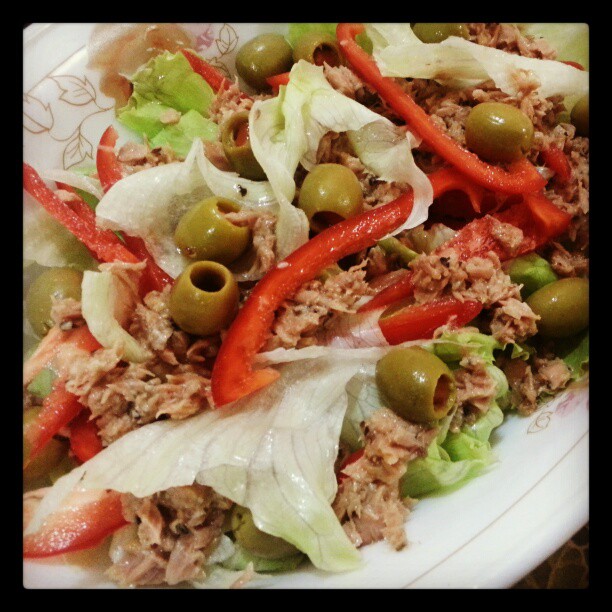 Test & Taste Thumo's Peppery tuna and olive salad