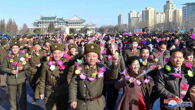 Pyongyang welcomes ICBM heroes