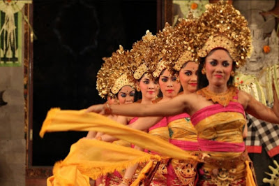 "Pendet Dance" Beauty Dance From Bali