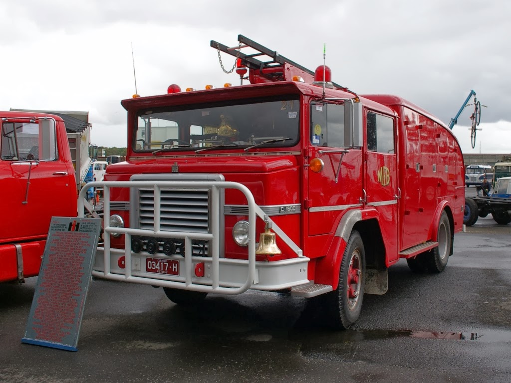 Historic Trucks: H.C.V.C Display Day at Sandown 2013 - Diamond Ts to ...