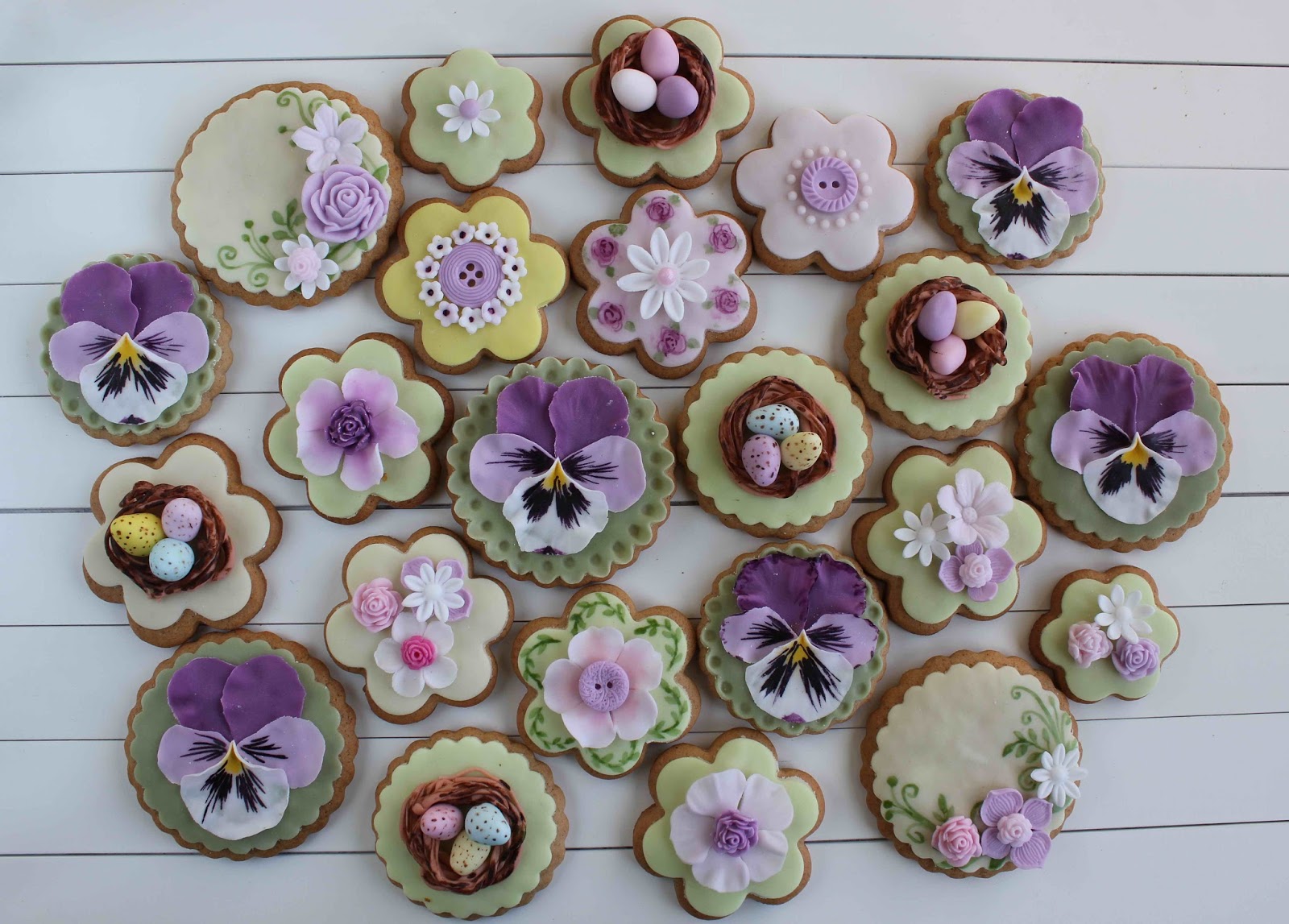 цветы из глазури. цветы из глазури. объемные цветы из айсинга. цветы из глазури. цветы из глазури.