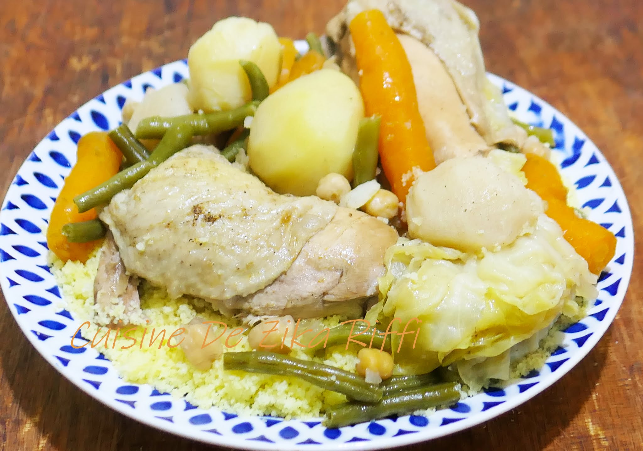 COUSCOUS ALGERIEN AU POULET ET NAVETS RONDS EN SAUCE BLANCHE