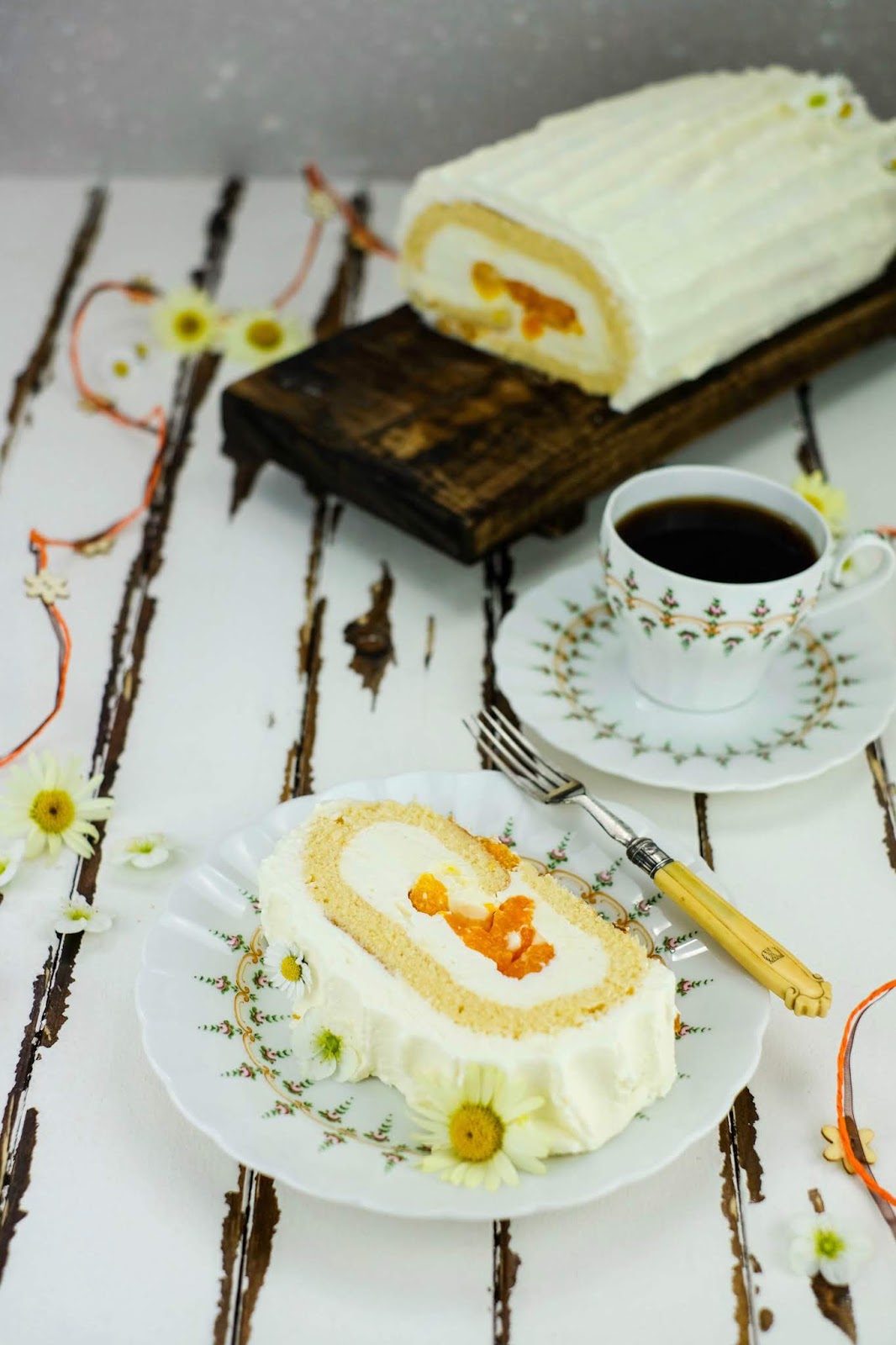 Käse-Sahne Biskuitrolle mit Mandarinen | Marion's Kaffeeklatsch Käse-Sahne Biskuitrolle mit Mandarinen | Marion's Kaffeeklatsch