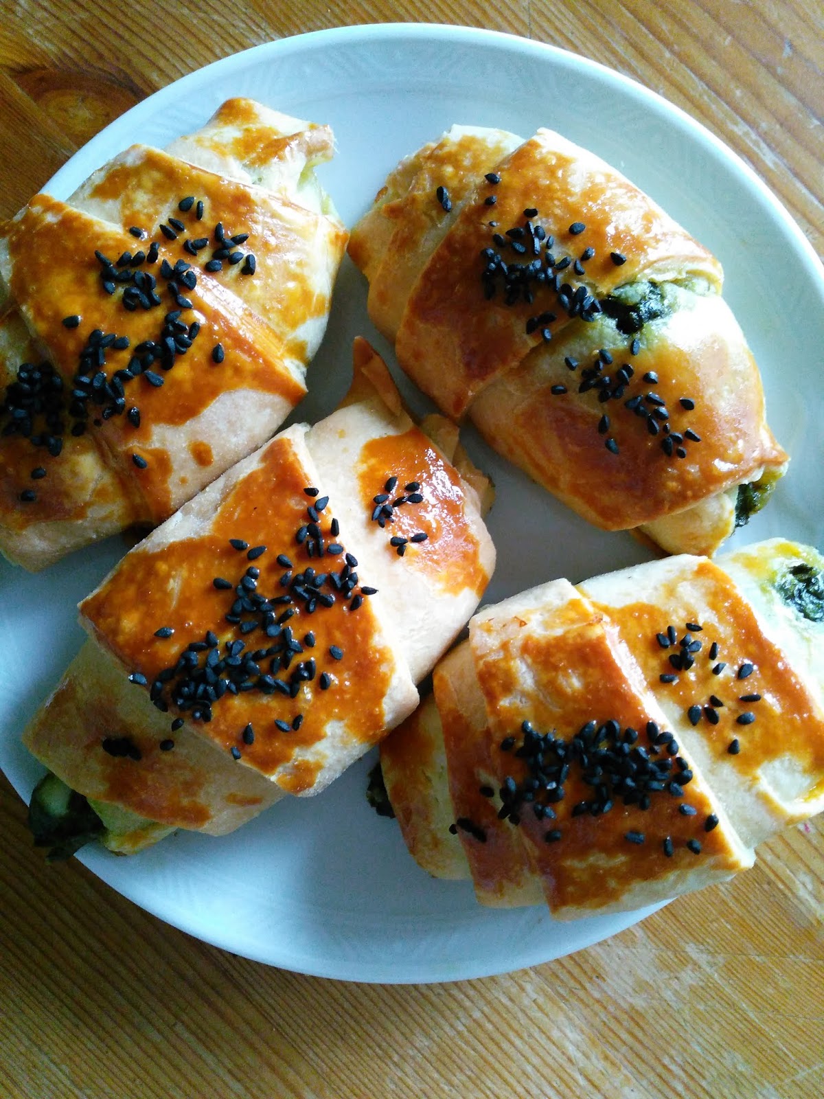 ISPANAKLI PEYNİRLİ RULO BÖREK