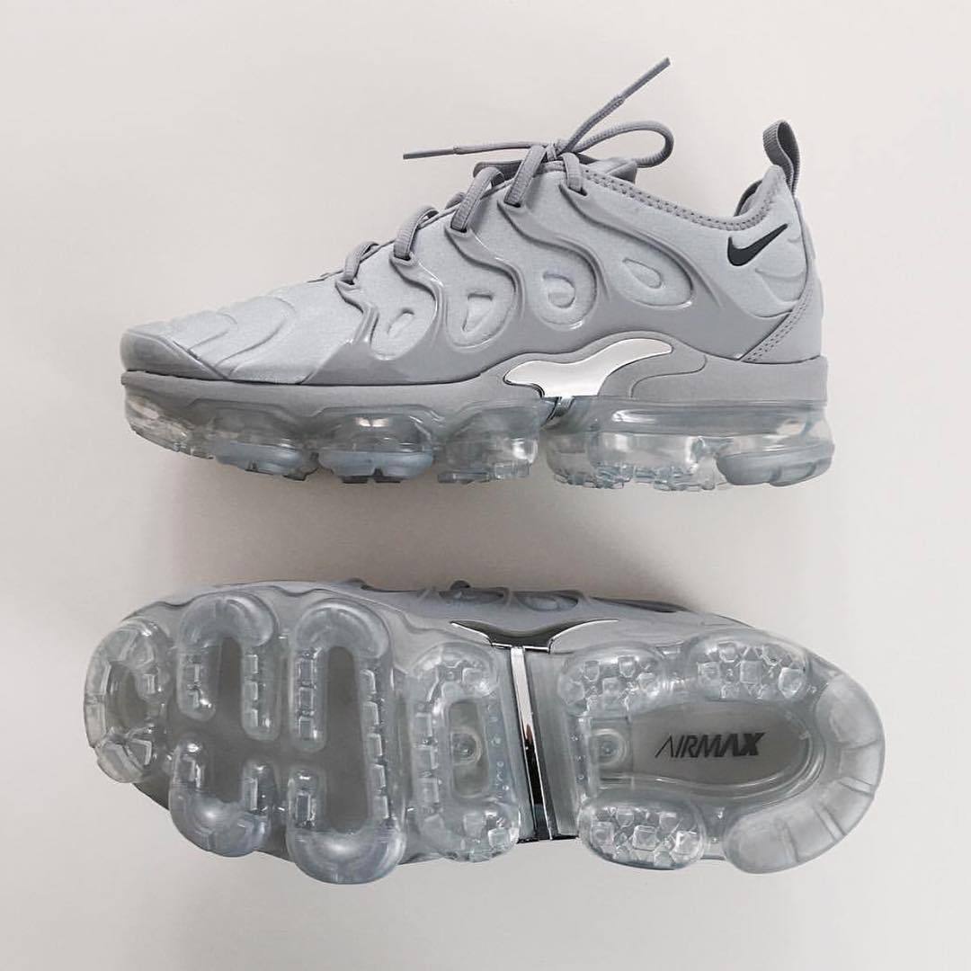 vapormax plus wolf grey
