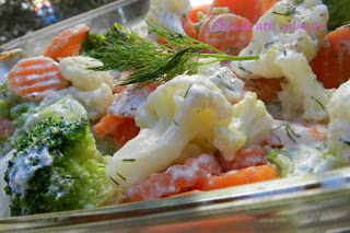 Salată de iarnă cu broccoli și conopidă