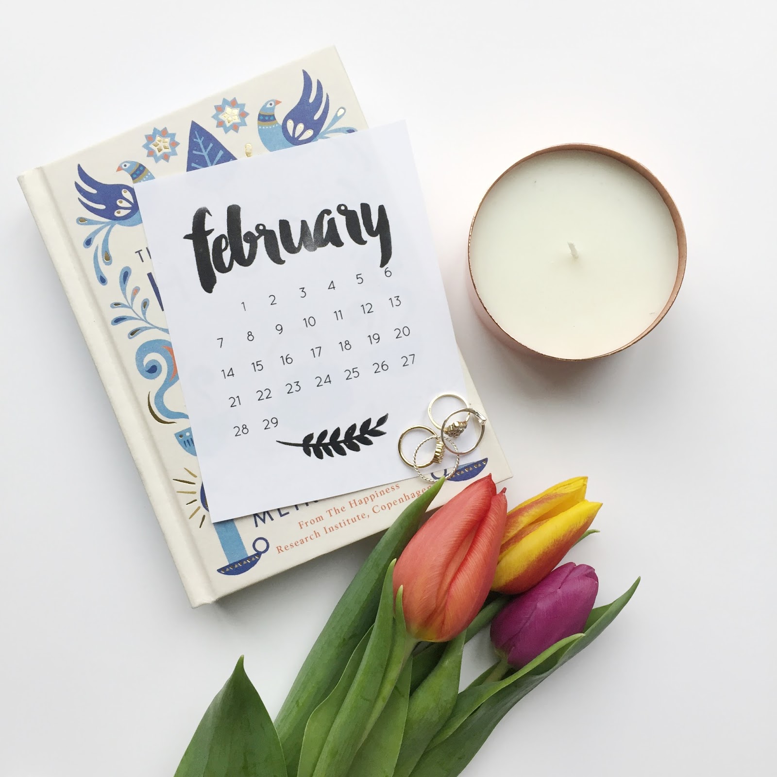 February-printable-calendar-flatlay