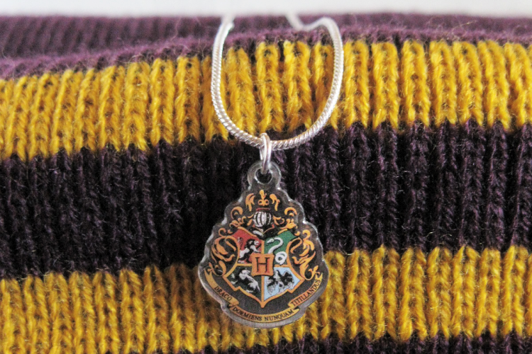 Magic Alley UK Hogwarts Crest Necklace
