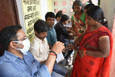 's Atri, Mohra and Bathani blocks concluded peacefully, AnjNewsMedia Gaya Third Phase Polling and DM-SSP: गया जिला के अतरी, मोहड़ा एवं बथानी प्रखंड में तृतीय चरण का मतदान शांतिपूर्ण संपन्न, Polling for the third phase in Gaya district's Atri, Mohra and Bathani blocks concluded peacefully, AnjNewsMedia