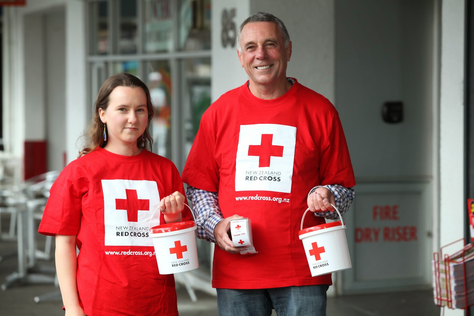 Телефоны больницы красного креста. Красный крест Швейцария. Международный комитет красного Креста Швейцария. Красный крест (Red Cross ). Швейцария Родина красного Креста.