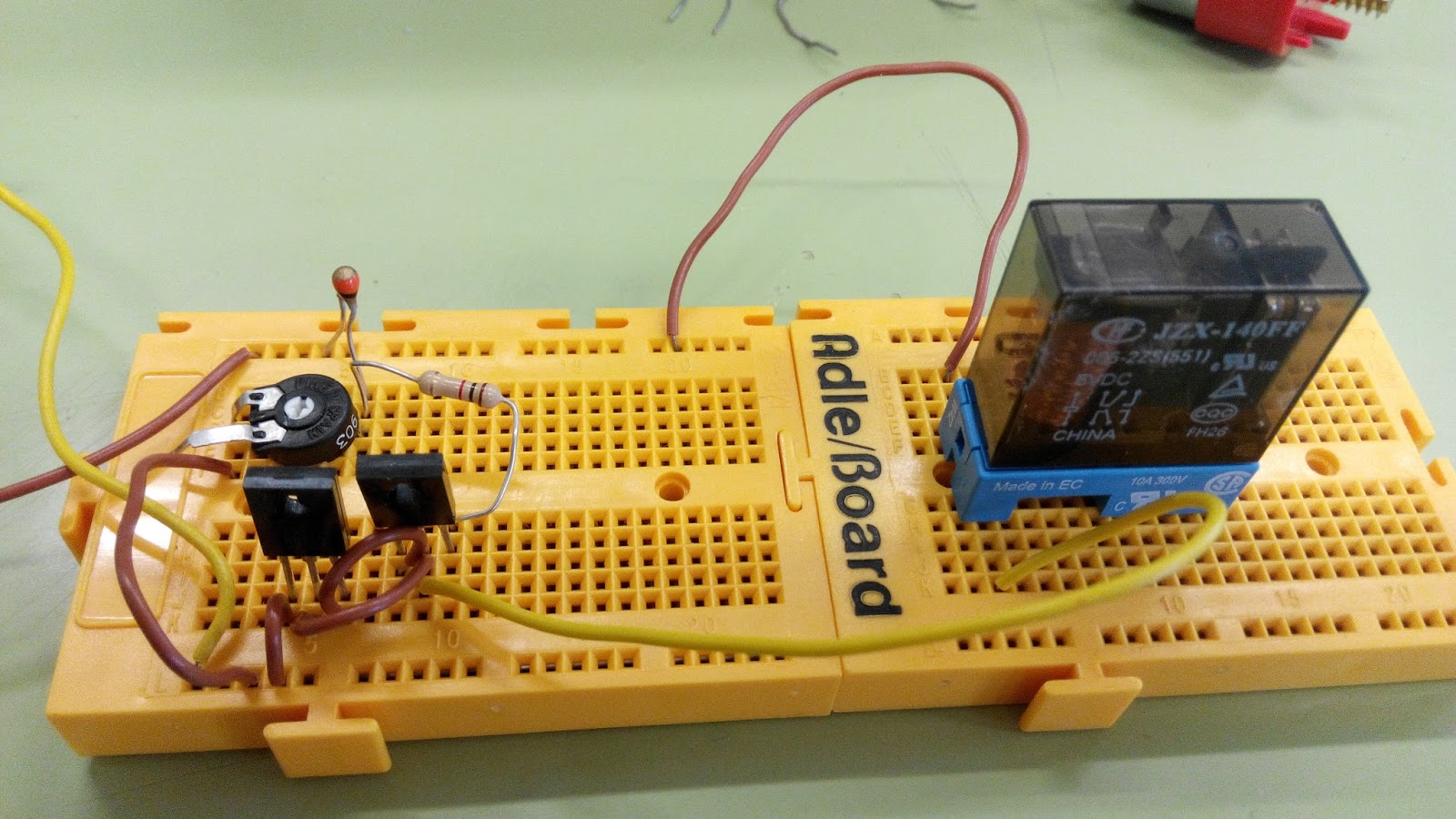 Forma en Tecnología: Proyecto termostato con ventilador de 230V