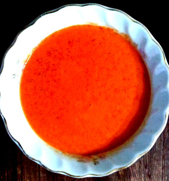 Surpriz Tatlara Yolculuk KÖZLENMİŞ KIRMIZI BİBER ÇORBASI