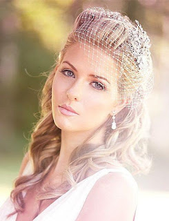 Semirecogido de novia pelo largo con tocado de rejilla Blog: elzapatodecristal