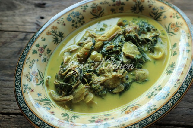 Masak Lemak Jantung Pisang Dengan Pucuk Ubi