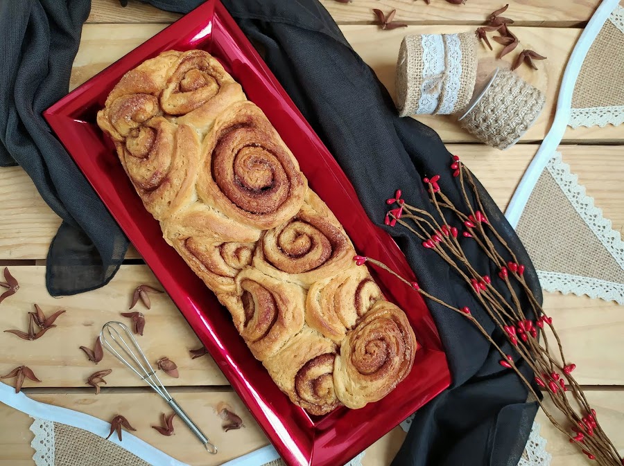 Pan de canela. Cinnamon swirl bread. Masa, relleno, brioche, desayuno, merienda, postre. Horno. Roll. Cuca