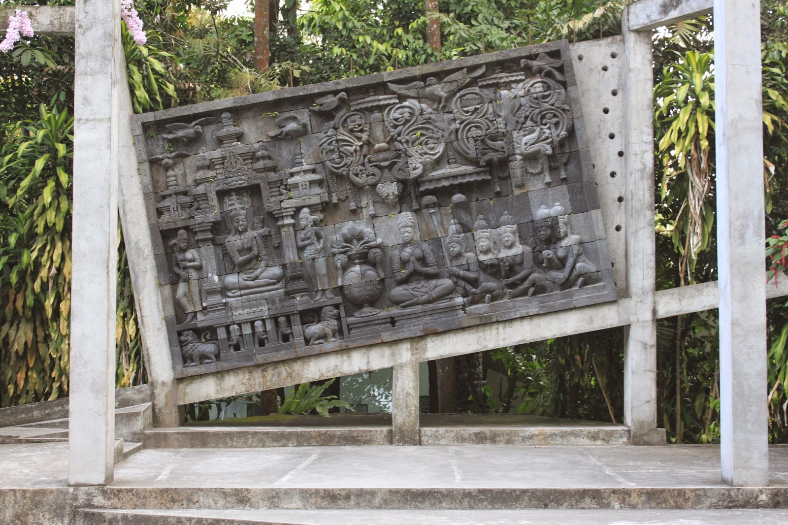 ulen sentalu museum