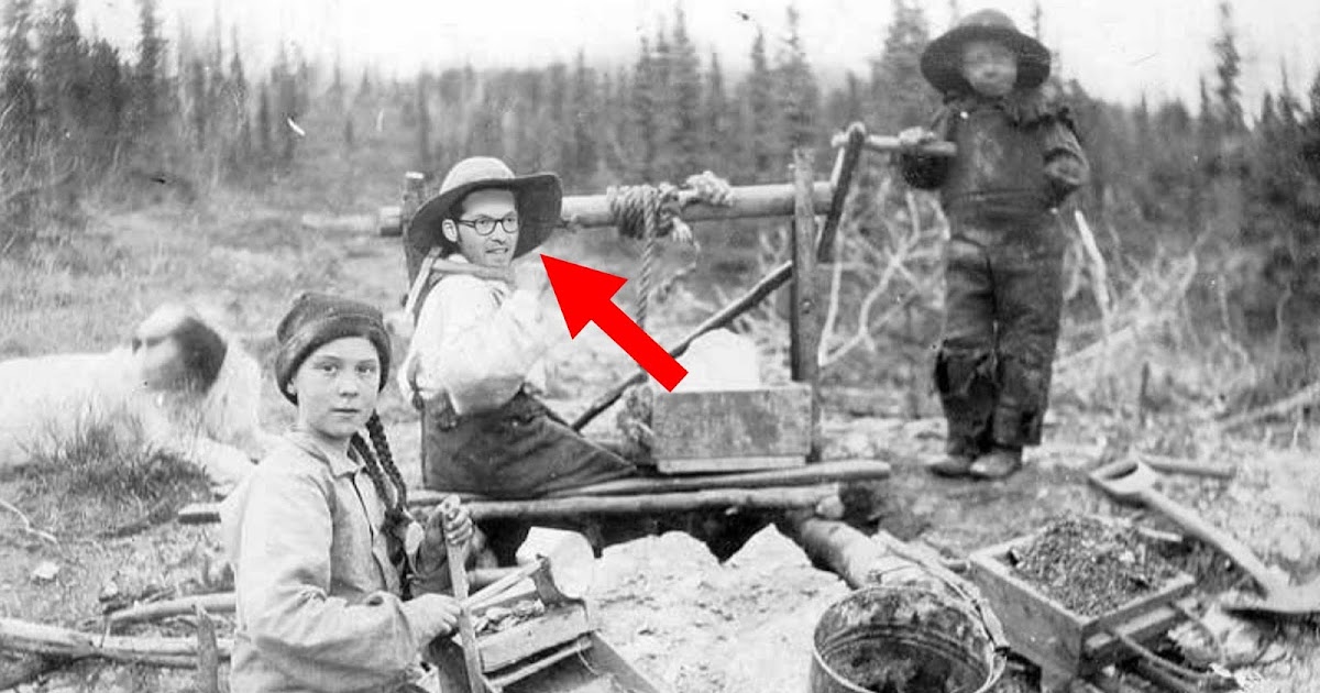 Ist er ein Zeitreisender wie Greta? 7 historische Bilder, auf denen BILD-Chef Julian Reichelt entdeckt wurde