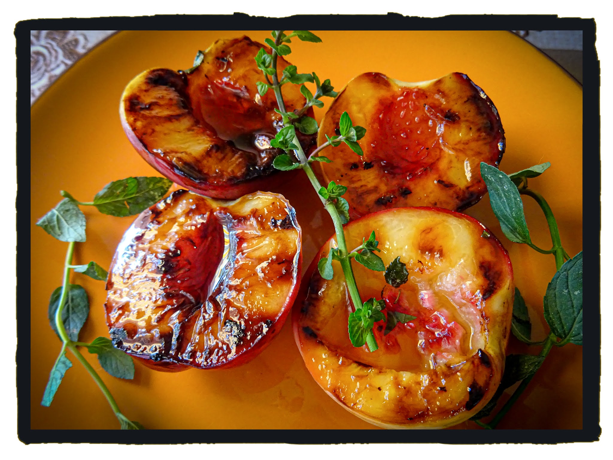 Nectarines au miel mentholé grillées à la plancha (ou barbecue) Du