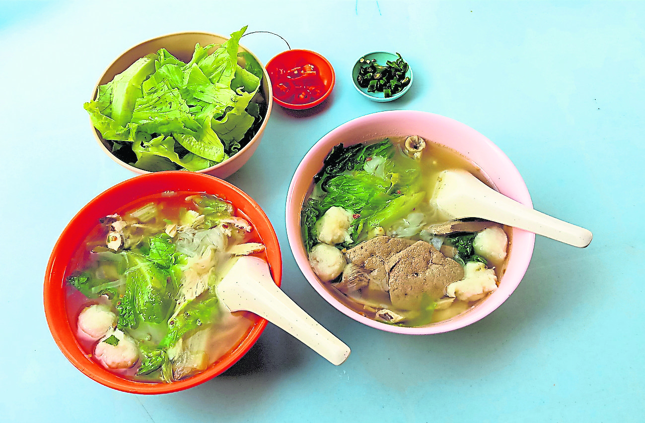 食物创意摄影—米果潮汕粿条汤|摄影|产品|排骨和肉饼 - 原创作品 - 站酷 (ZCOOL)