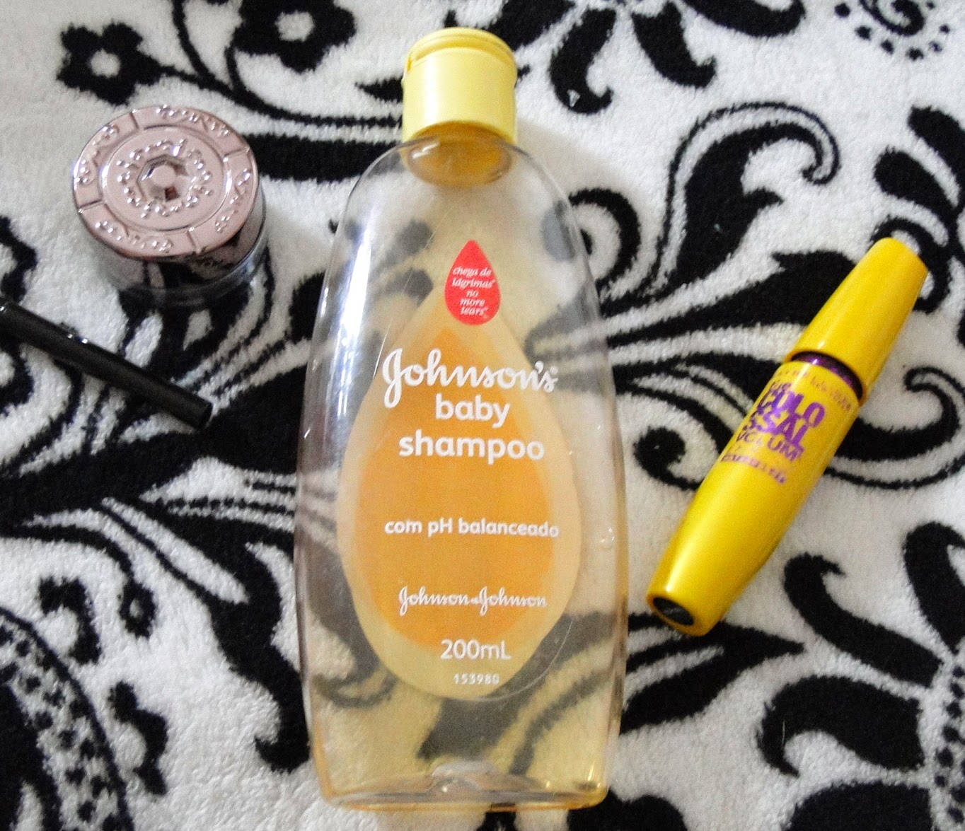 Mais um pouco de glamour Dica Shampoo Johnson's baby para remover a