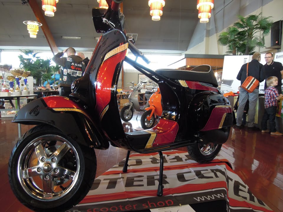 BVocabulary ANTWERP SCOOTER CUSTOM SHOW