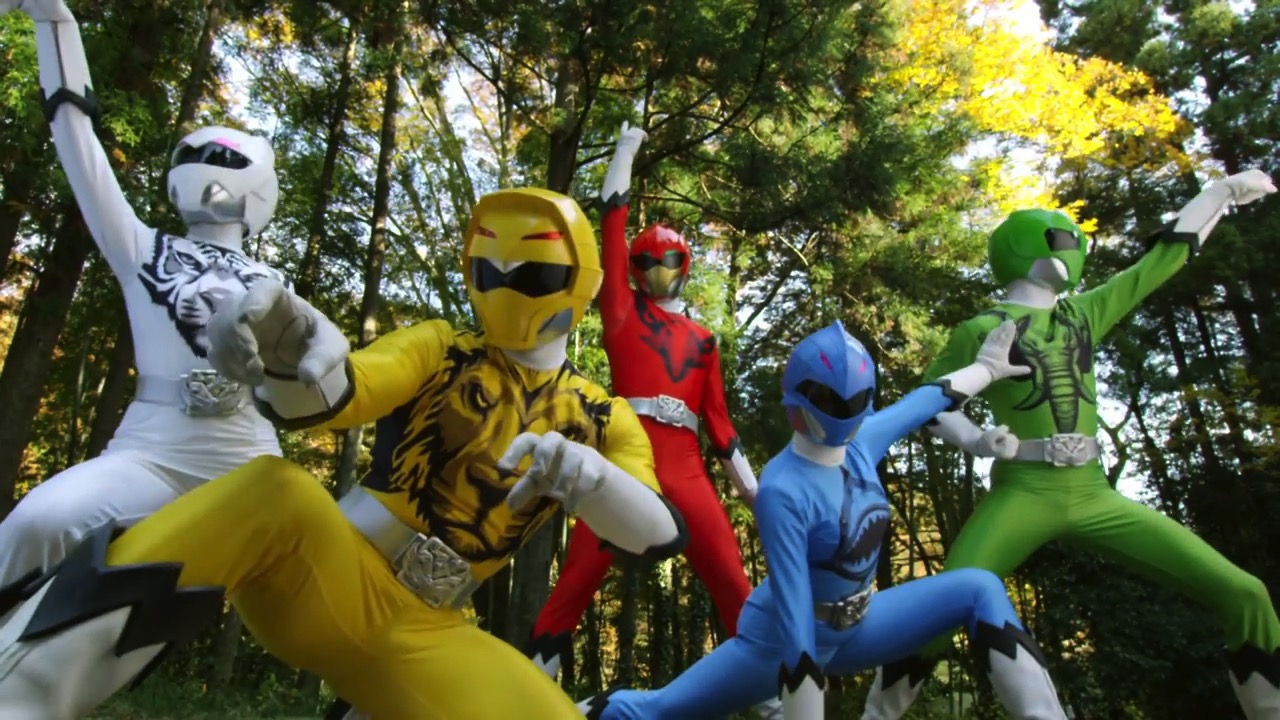 My Shiny Toy Robots: Series REVIEW: Power Rangers Dino Force Brave